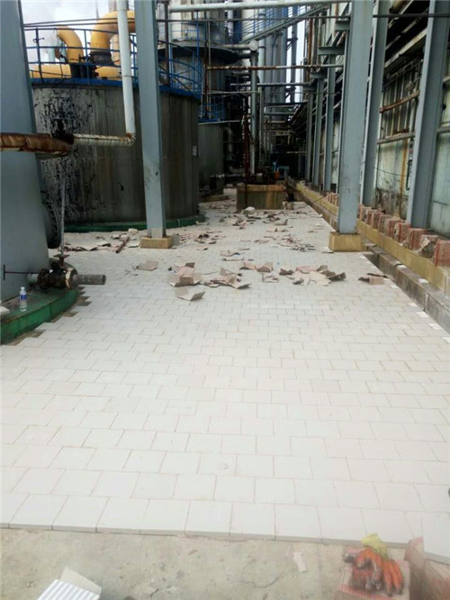 中銳(ruì)化工耐酸瓷板地麵工程